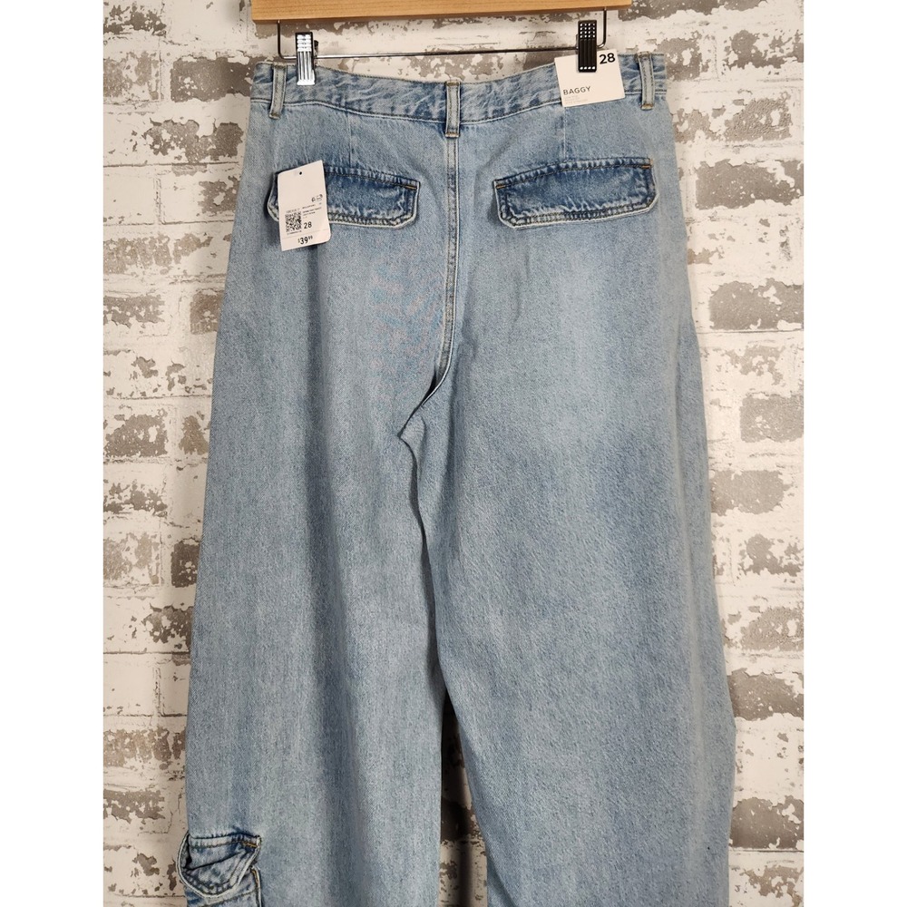 Forever 21 Baggy Cargo Jeans Women's Size 28 Light Denim Pockets Wide Leg Y2k - Picture 9 of 16
